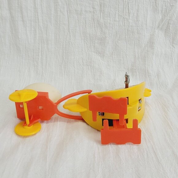 Vintage Easter WInd-Up Toy Happy Papa Rooster w Egg Cart Made in Hong Kong - Picture 4 of 7